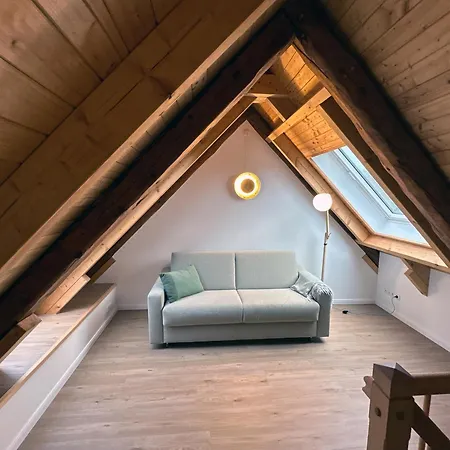 Lassen Hof 02 Eichhoernchenkobel *